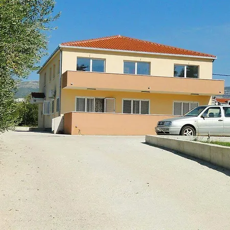 Angela Daire Kastela